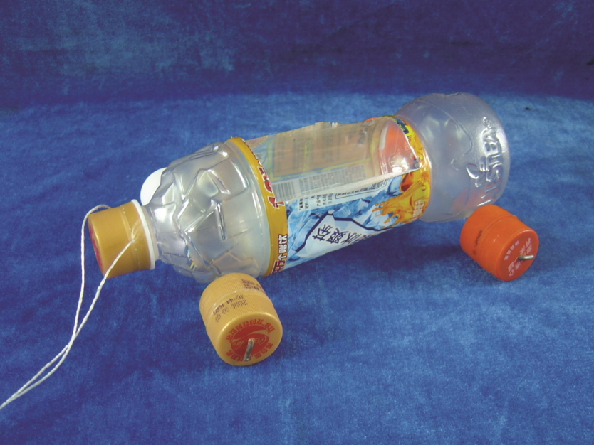 [图] 图一 自制玩具饮料瓶设计图例 1.以饮料瓶为主要... 图一 自制玩具饮料瓶设计图例 1.以