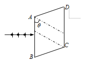 ABCD为一块方解石的一个主截面，AB为垂直于纸面的晶体平面与纸面的交线。光轴方向在纸面内且与AB成